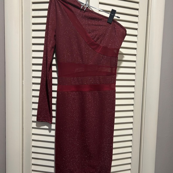 NWOT One Shoulder Contrast Mesh Bodycon Cocktail Dress Metallic Burgundy - Picture 1 of 4